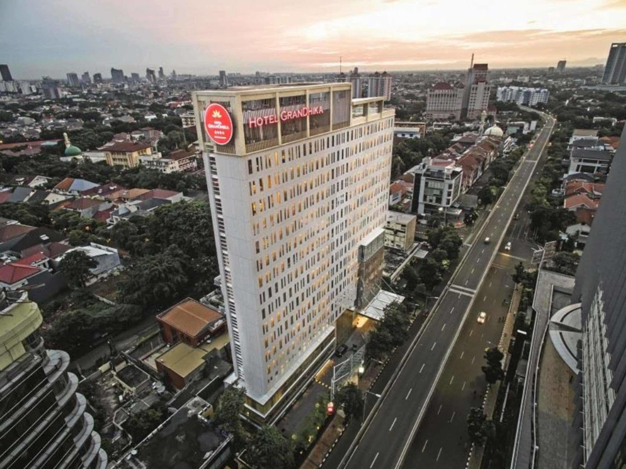 Hotel Grandhika Iskandarsyah Джакарта Екстер'єр фото