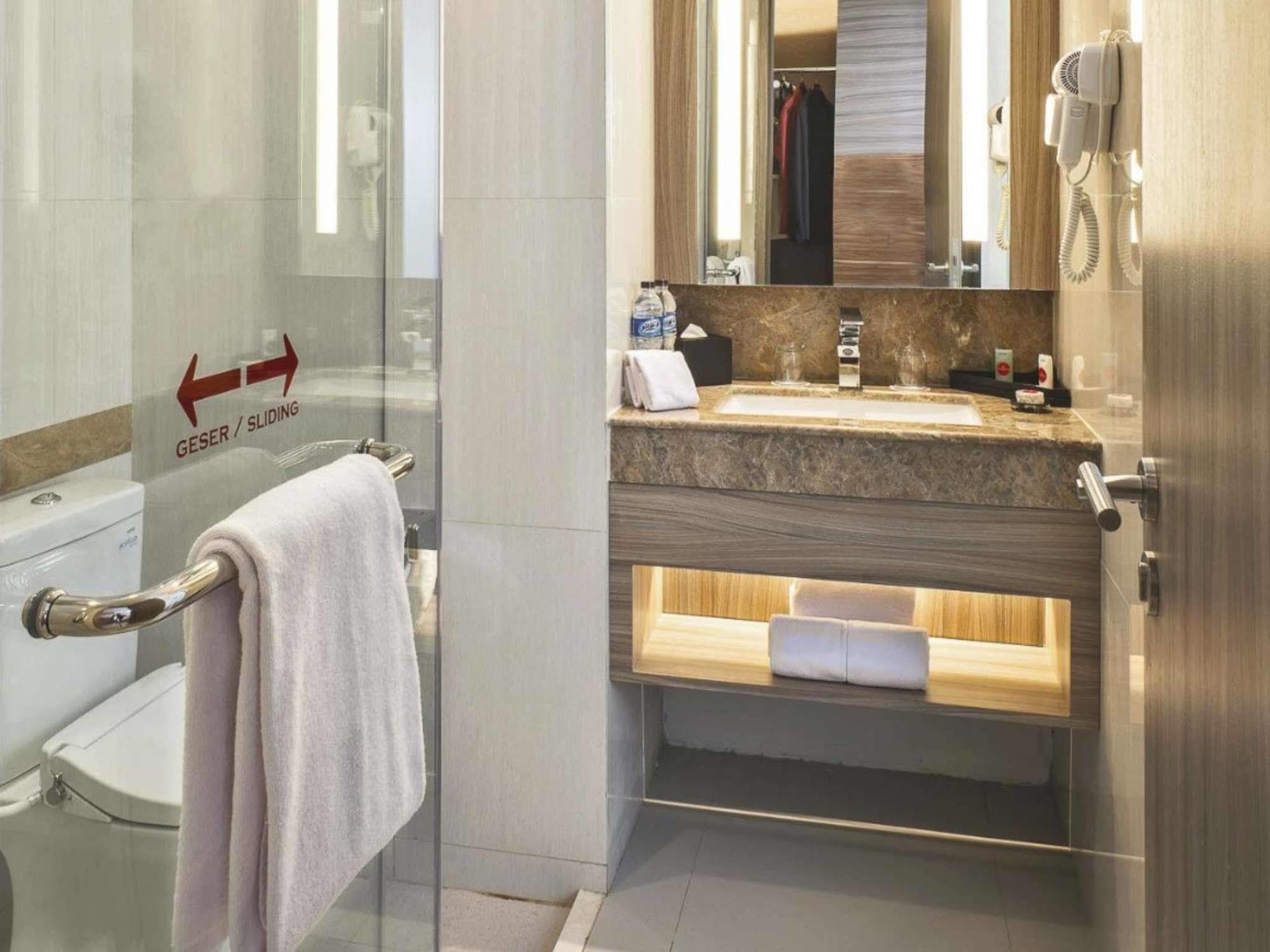 Hotel Grandhika Iskandarsyah Джакарта Екстер'єр фото
