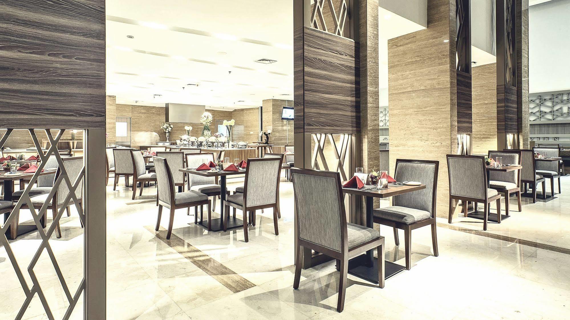 Hotel Grandhika Iskandarsyah Джакарта Екстер'єр фото